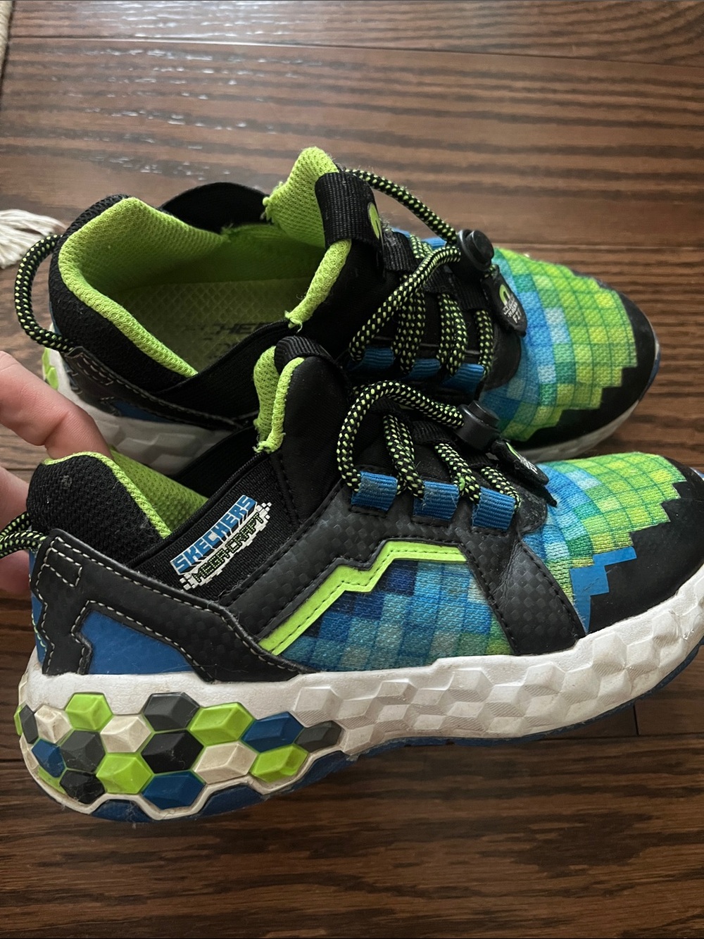Skechers Kids Pixel-Pattern Sneakers in Green and Blue - Picture 2 of 5